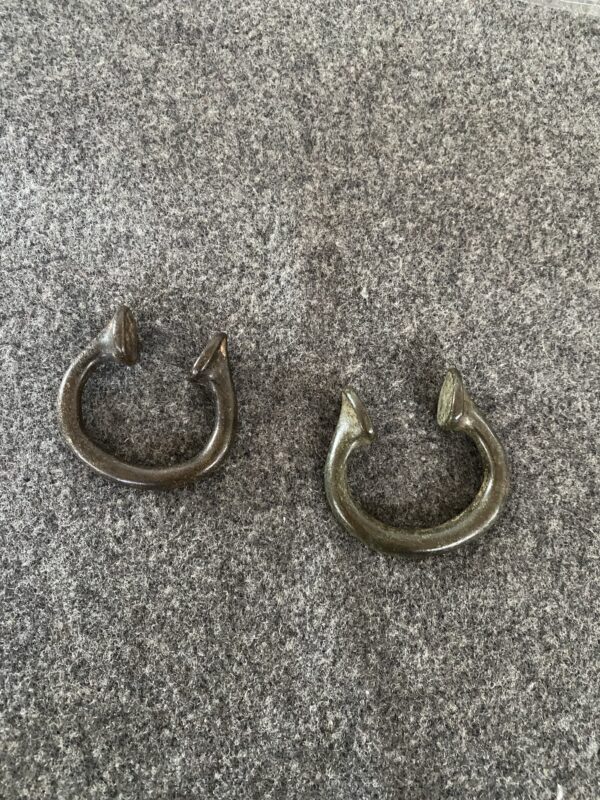 Manillas de bronce