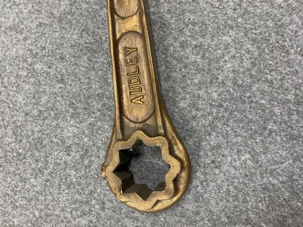 Llave/ herramienta de bronce perteneciente  a buque de la armada - Image 7