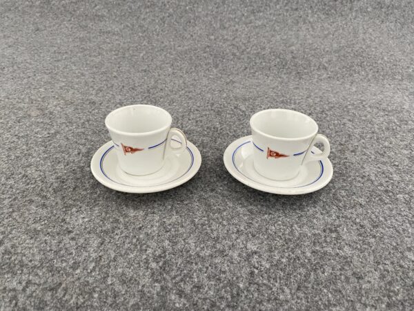 Tazas de café con logo de la Cª trasmediterranea