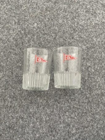 Vasos anchos con logo de la Cª Trasmediterranea