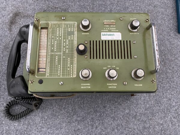 Radio VHF Sailor  Type  RT142 - Image 2