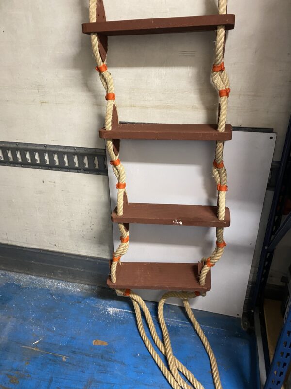 Escalera de práctico ó escala de gato