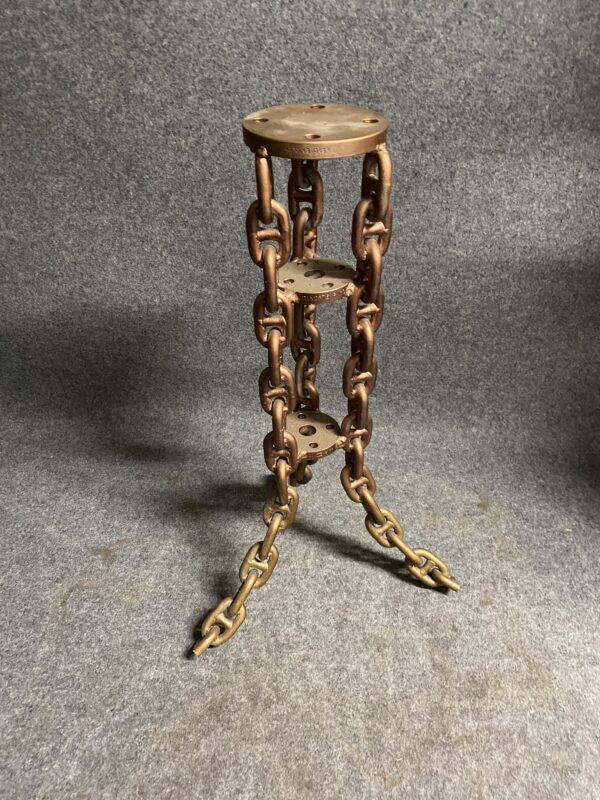 Pedestal hecho de cadena con contrete. - Image 2